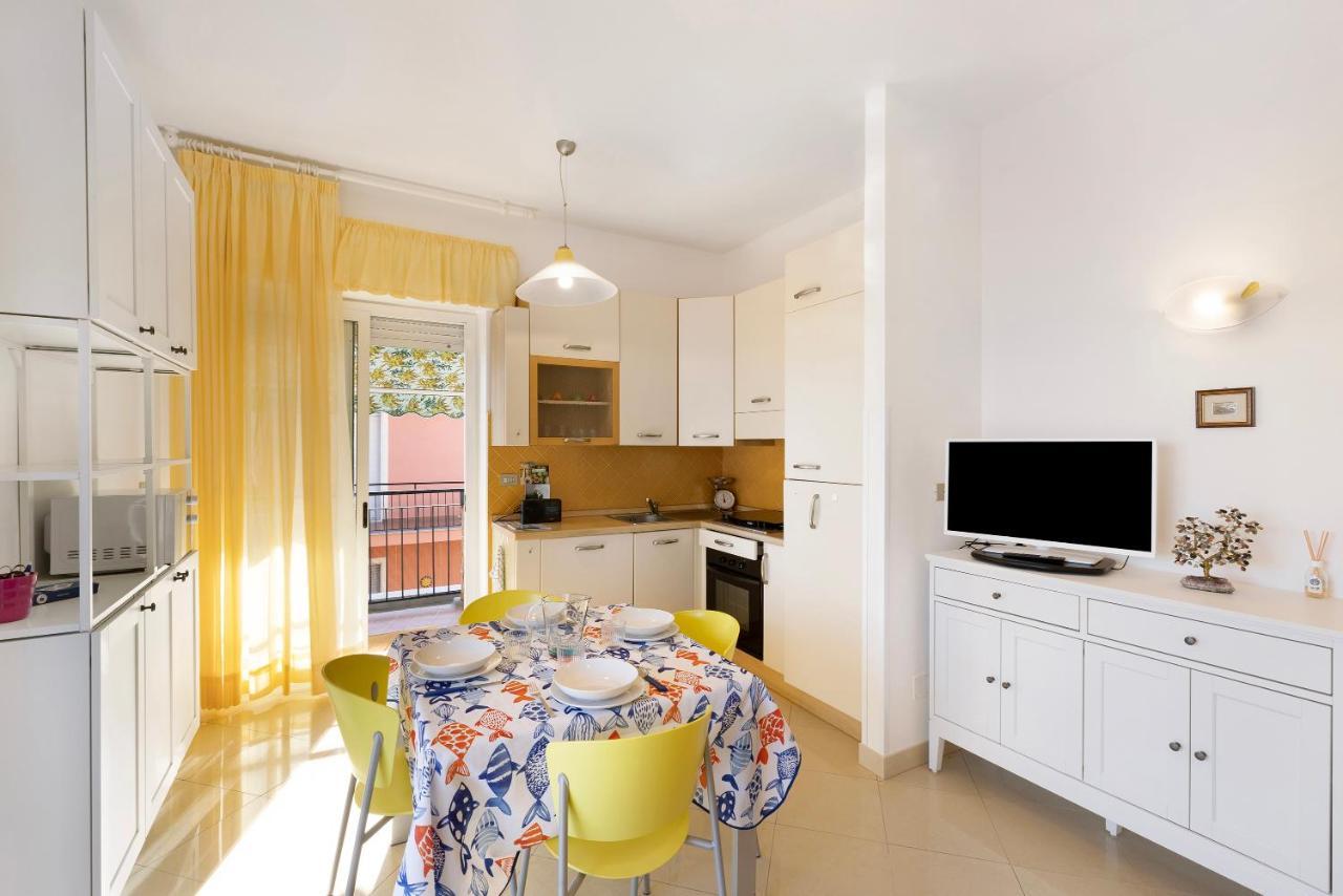 Apartamento Attico Cielo E Mare Spotorno Exterior foto