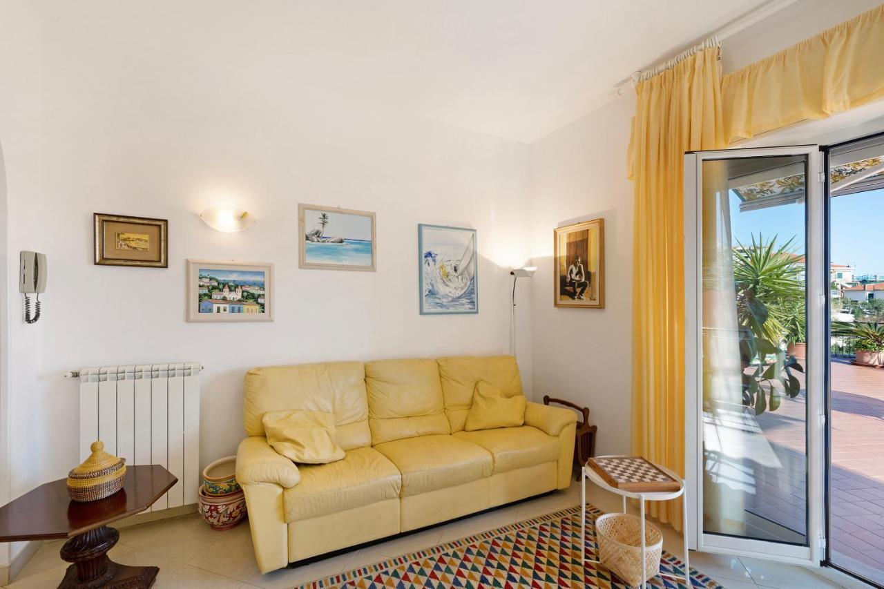 Apartamento Attico Cielo E Mare Spotorno Exterior foto